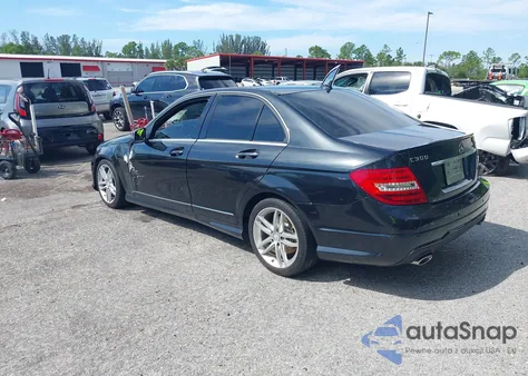2012 Mercedes-Benz C 300 Luxury 4Matic/Sport 4Matic из США, поврежденный, VIN WDDGF8BB6CR192704